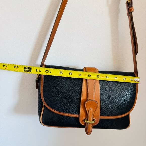 VINTAGE DOONEY BOURKE Black Cognac Brown Leather Gold Metal Crossbody Purse Bag - Picture 12 of 16